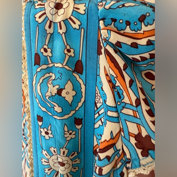 Plenty Silk Top (Gift with Purchase) - Picture 12 of 12